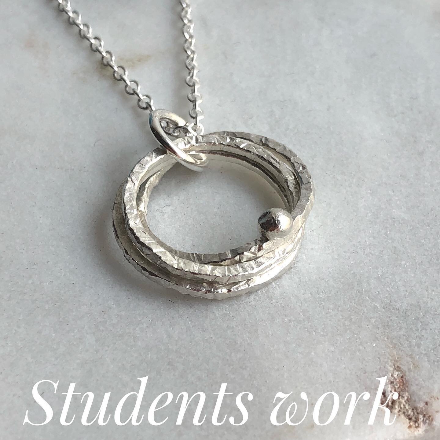 I love this necklace that came out of our last Pendant vs Earring workshop
The interlocked rings were for her, her husband and her son and she placed a small silver ball on the one for her boy.
Such a lovely piece 💛