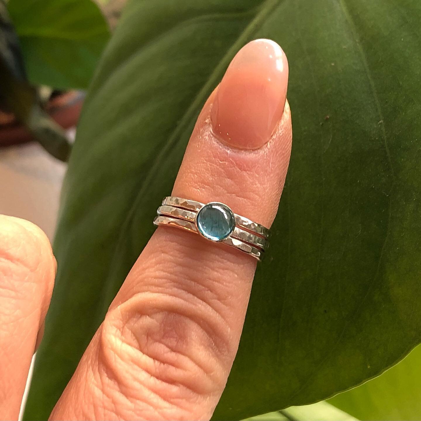 Today&rsquo;s Gemstone stackers was NOT without it&rsquo;s challenges due to a choice of too many gemstones (some of which were annoying uncalibrated 🙄) but we had a hoot.
And just look at these beautiful results! 
I do teach this class to beginners
