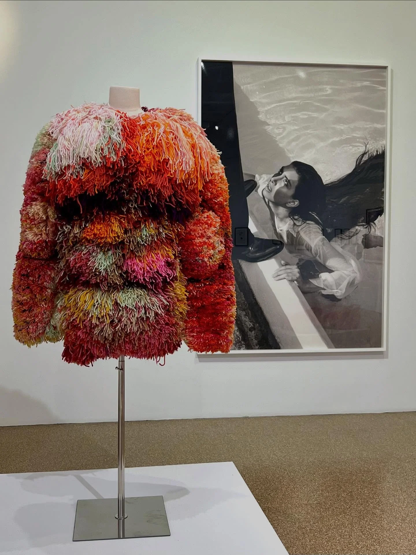 Second Skin is now open! 🎉 

On view through December 28, this dynamic exhibition&mdash;curated by Latin American art scholar Estrellita B. Brodsky&mdash;features nearly 30 works from the 1950s to today.

Mark your calendars and join us on October 1