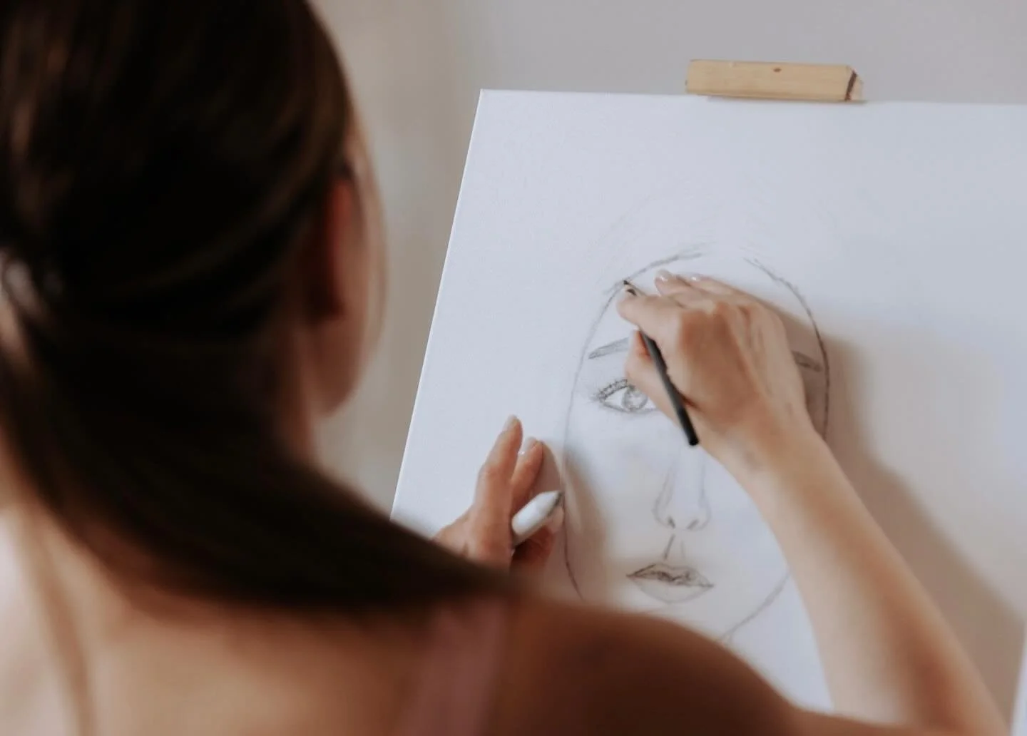 Sharpen your skills and explore the art of the human form at our Figure Drawing Workshops with Linda Capello. ✏️ 🎨

The next class is tomorrow, October 10, with more workshops on October 17, 24, and 31.

Learn more + register at southamptonartscente