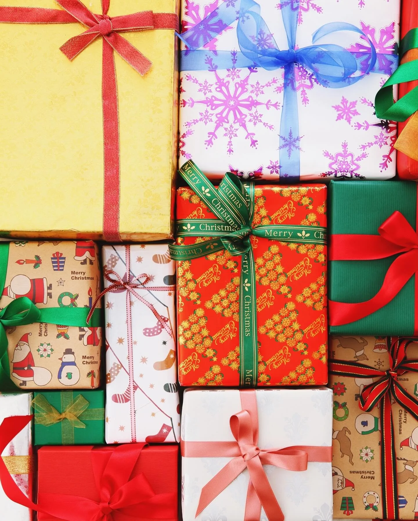 Come find the perfect gift and chat with local vendors at our Holiday Fair on Saturday, December 6 from 10 AM&ndash;4 PM! 🎄✨

We&rsquo;ll be in the theater with festive music, holiday movies, and a selection of local favorites like Color Pop, Peace 