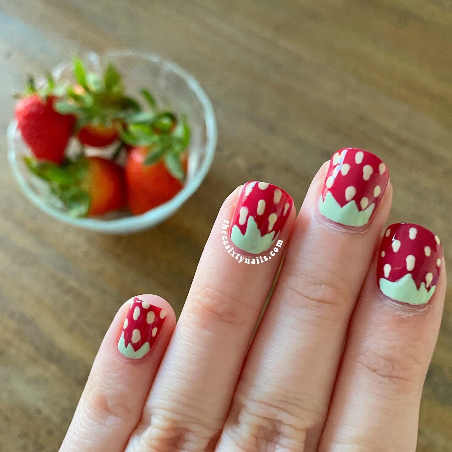 I hope you&rsquo;re having a sweet day!! 😊🍓

It was a bit challenging to re-create the very first mani I posted on Instagram but here&rsquo;s how it turned out! I had fun thinking up the photo setup anyhow. ☺️

I&rsquo;ve been adoring chocolate-cov