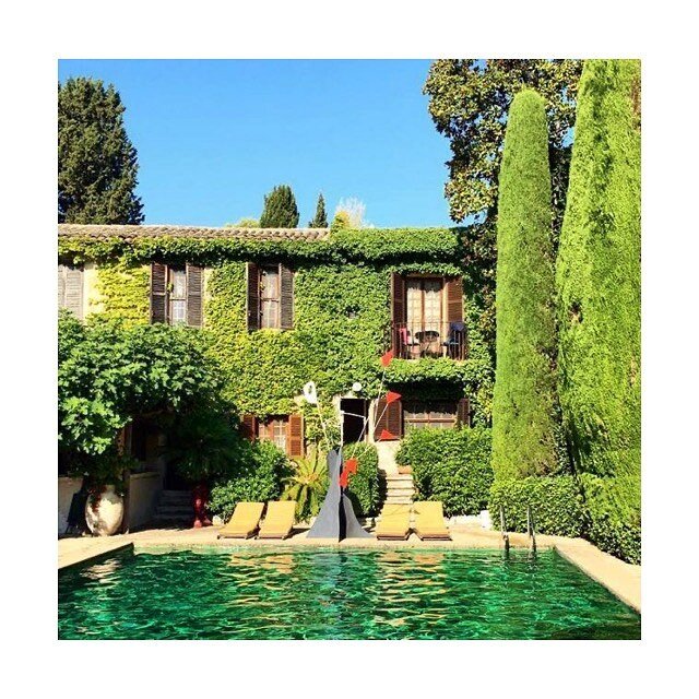 While we are most often on the water, we are pretty particular on where we land. La Colombe d&rsquo;Or in Saint-Paul de Vence gets our vote every time&hellip; It&rsquo;s The Spirit of Monoposto. 🥂⚓️
*
*
Monoposto Yachts are distinct hand-crafted yac