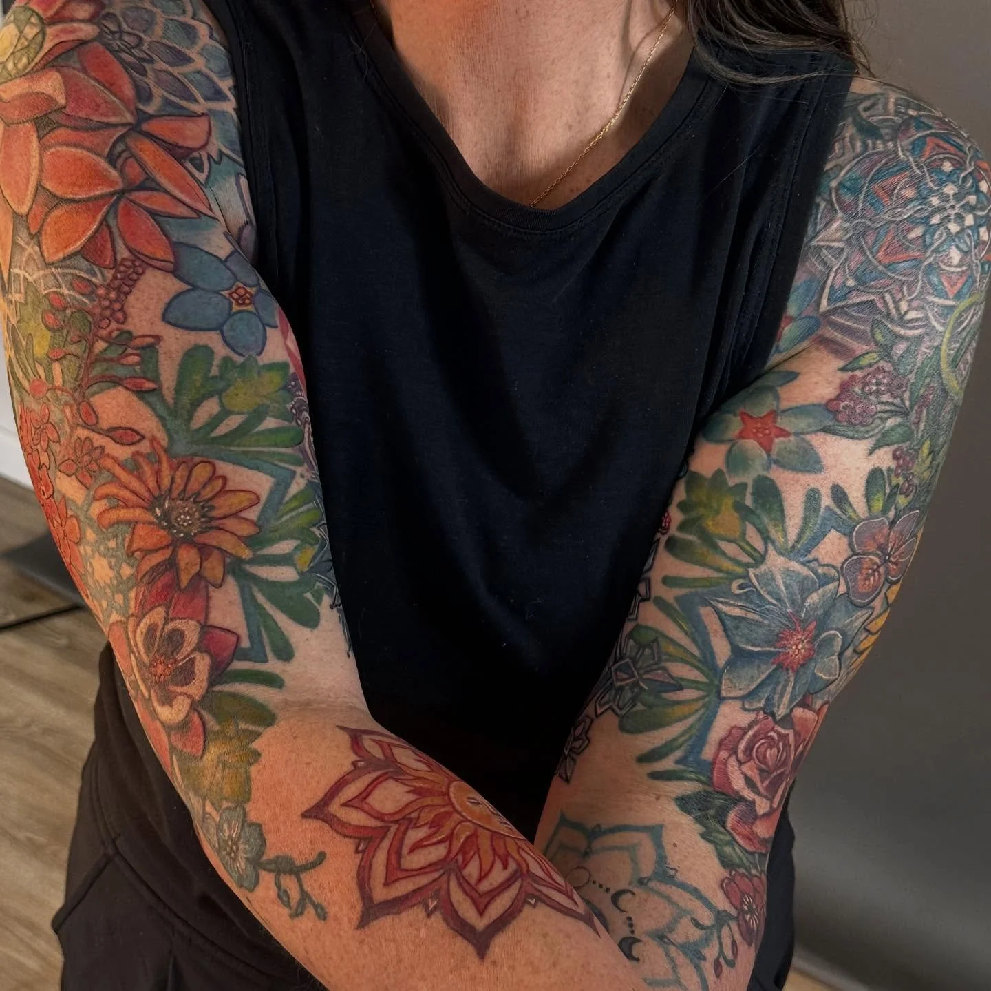 Jessica&rsquo;s set. 

#art  #ink  #colortattoo  #love  #bodyset