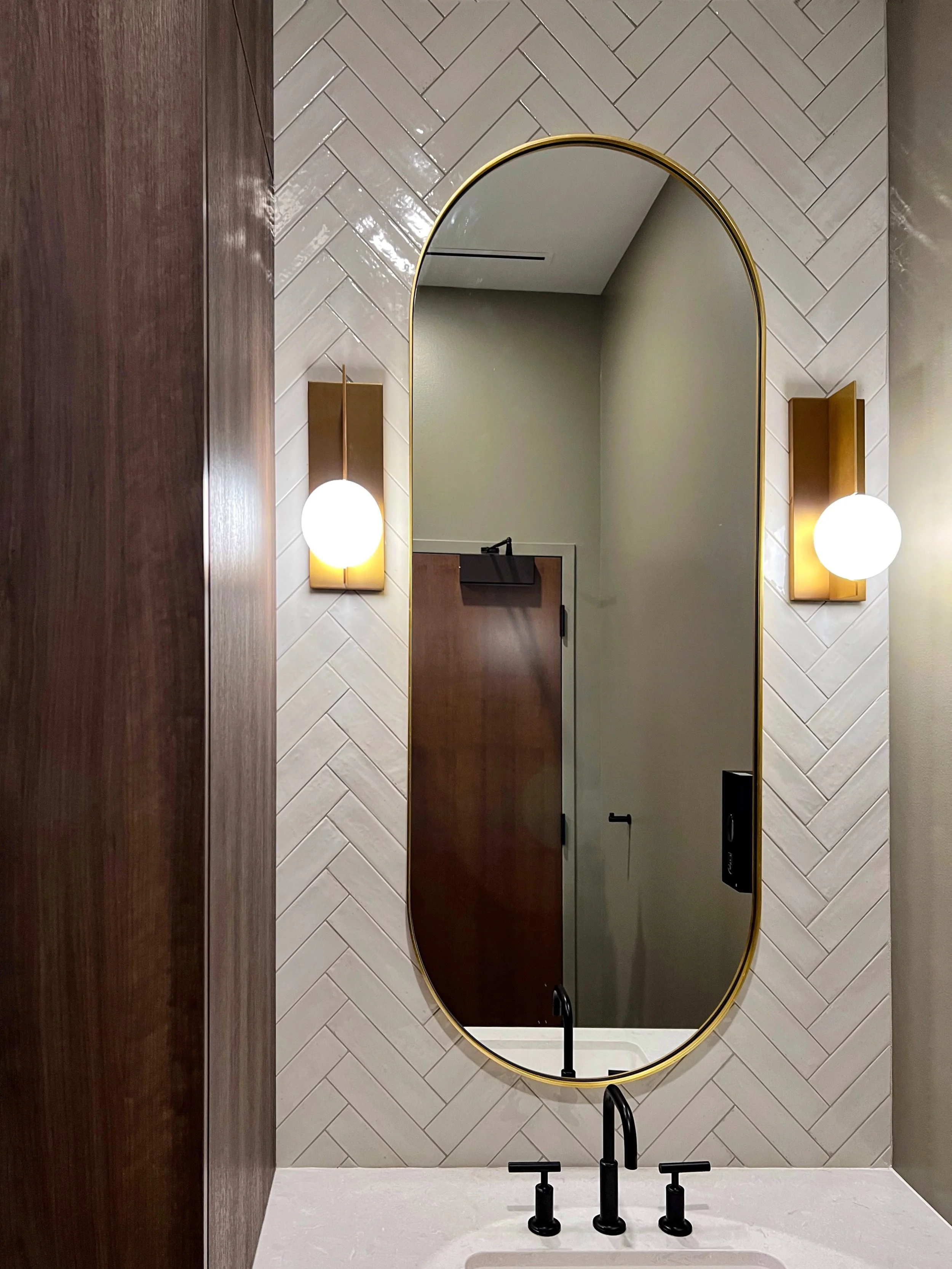 26th Floor - Restroom.jpg