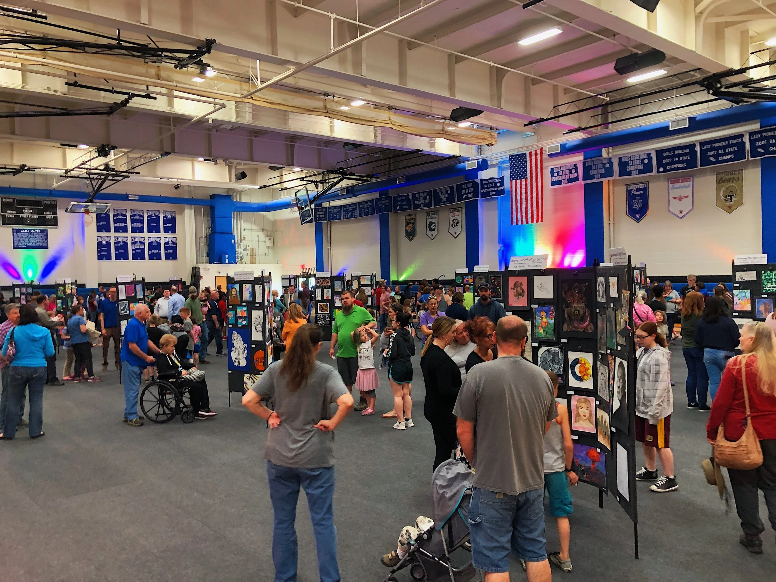 district art show