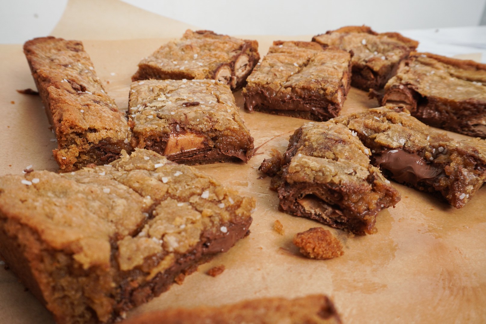 DELICIOUS Brown Butter Nutella Blondies — Everything Just Baked