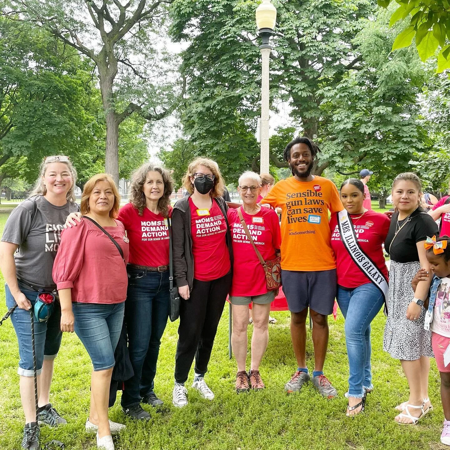 I joined Moms Demand Action for Gun Sense - Lincoln Square/Albany Park Chapter for a picnic this afternoon in Welles Park. I met and chatted with local survivors of gun violence, organizers for better gun laws, and local residents who are active in h