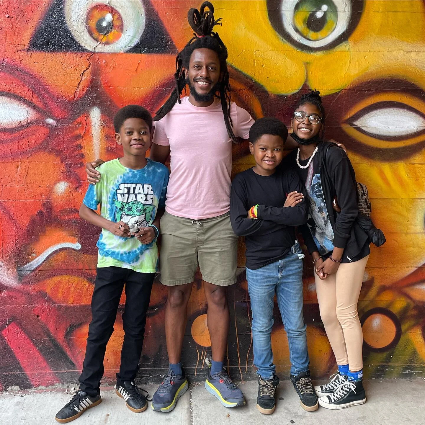 An epic day yesterday in the district. I made the rounds in Rogers Park and West Ridge, visiting the Newgard Yard Sale, Glenwood Arts Fest, and visited several block parties! I enjoyed chatting with residents, remembering my mom&rsquo;s salon on Loyo