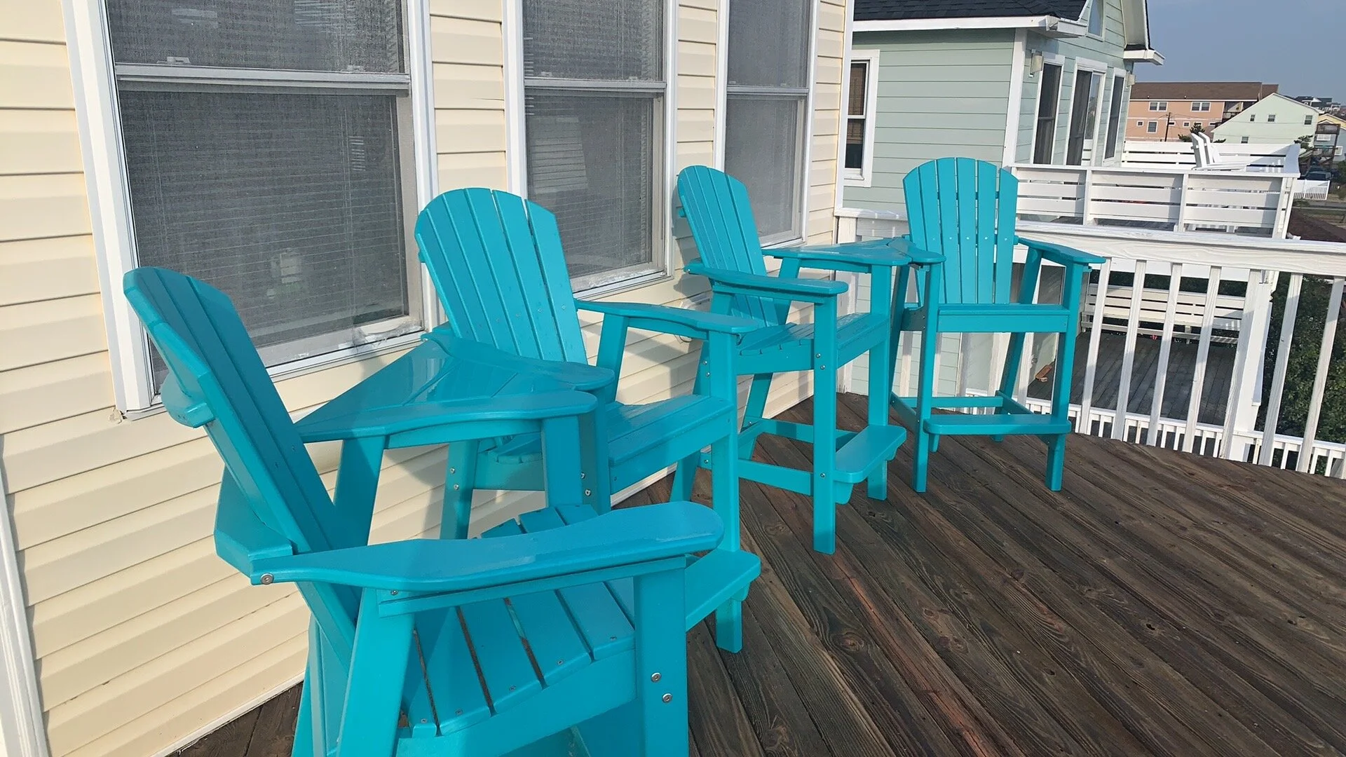 Top front deck seating
