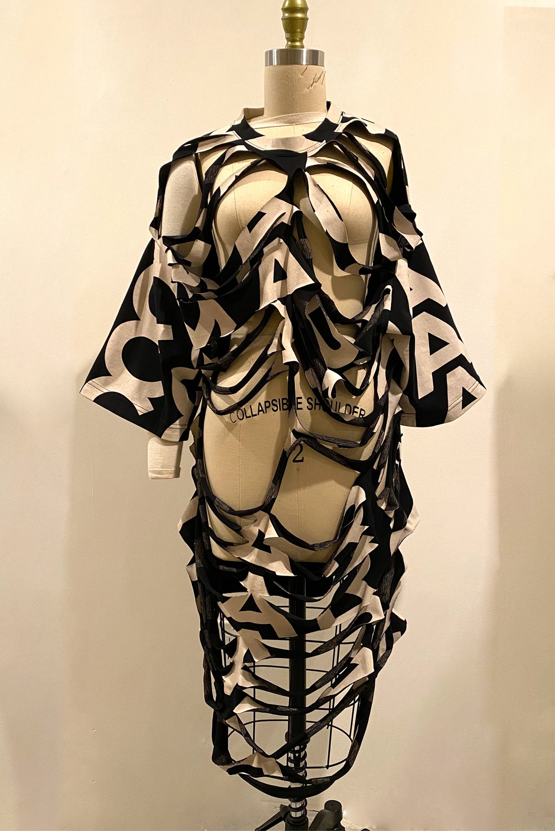 MJ_SPRING22_DRAPE_SLASHEDXLT_RES150.jpg