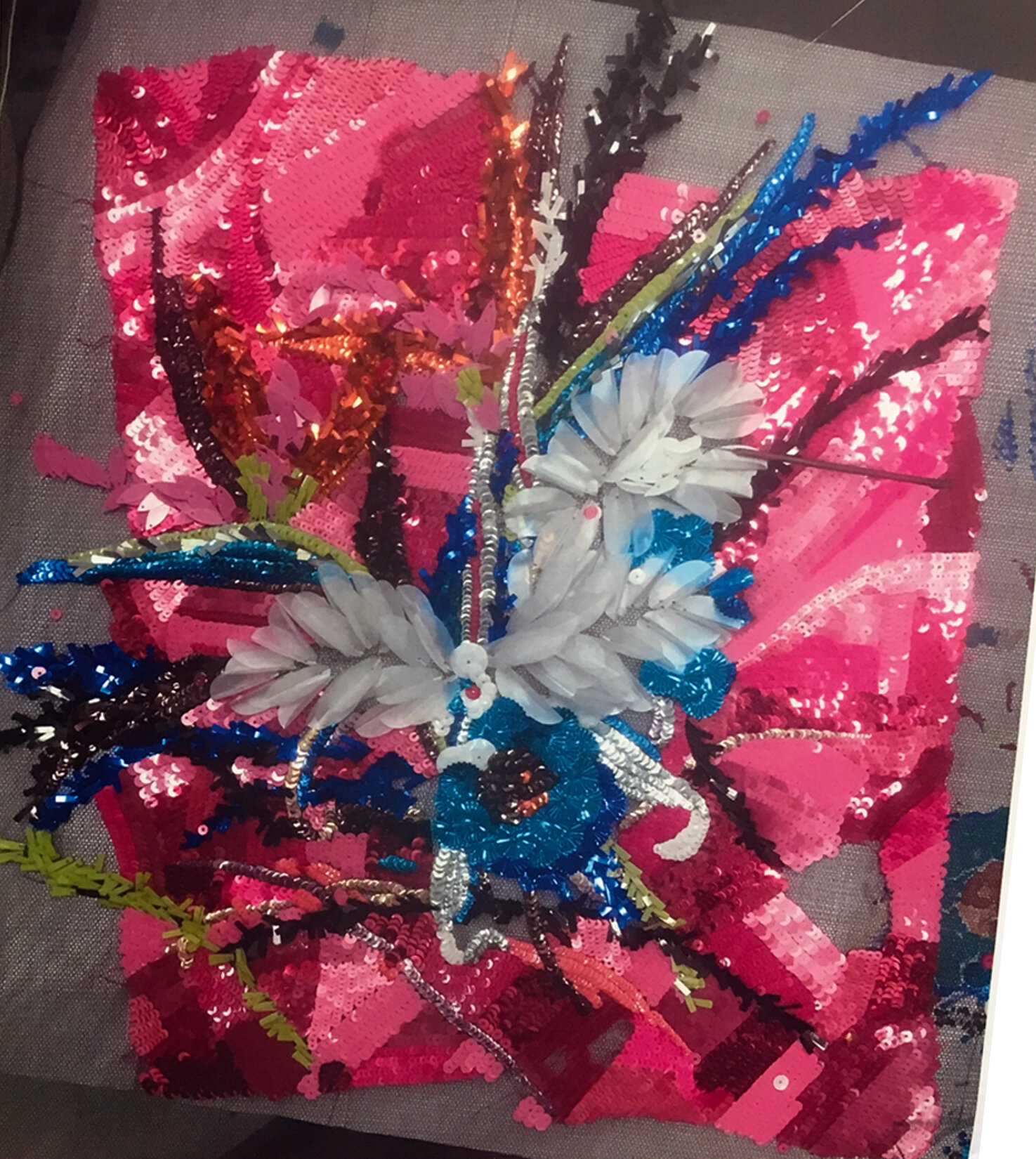 MJ_R17_FUSCIAFLORALSEQUINS_SWATCH_RES150_LARGECROP.jpg