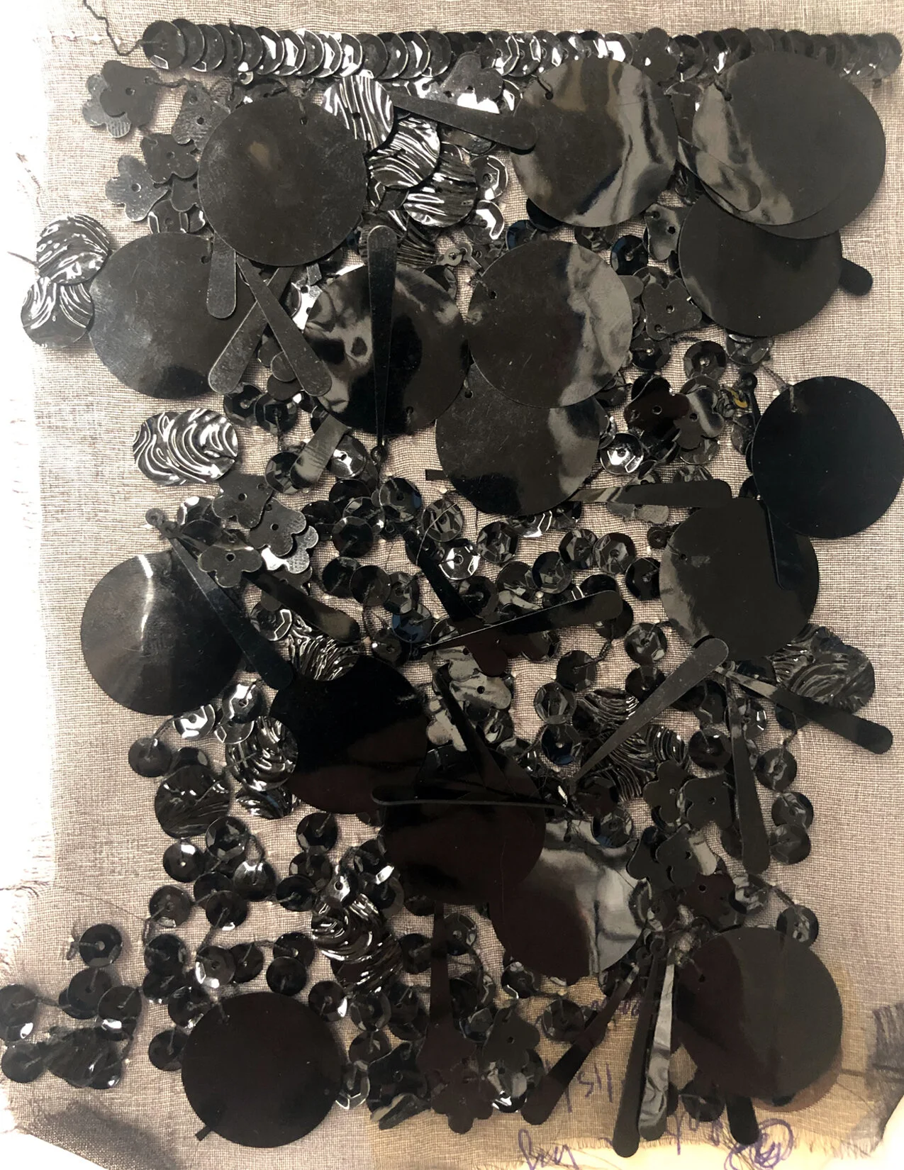 MJ_F19_BLKCRUSHEDSEQUINS_SWATCH_RES150.jpg