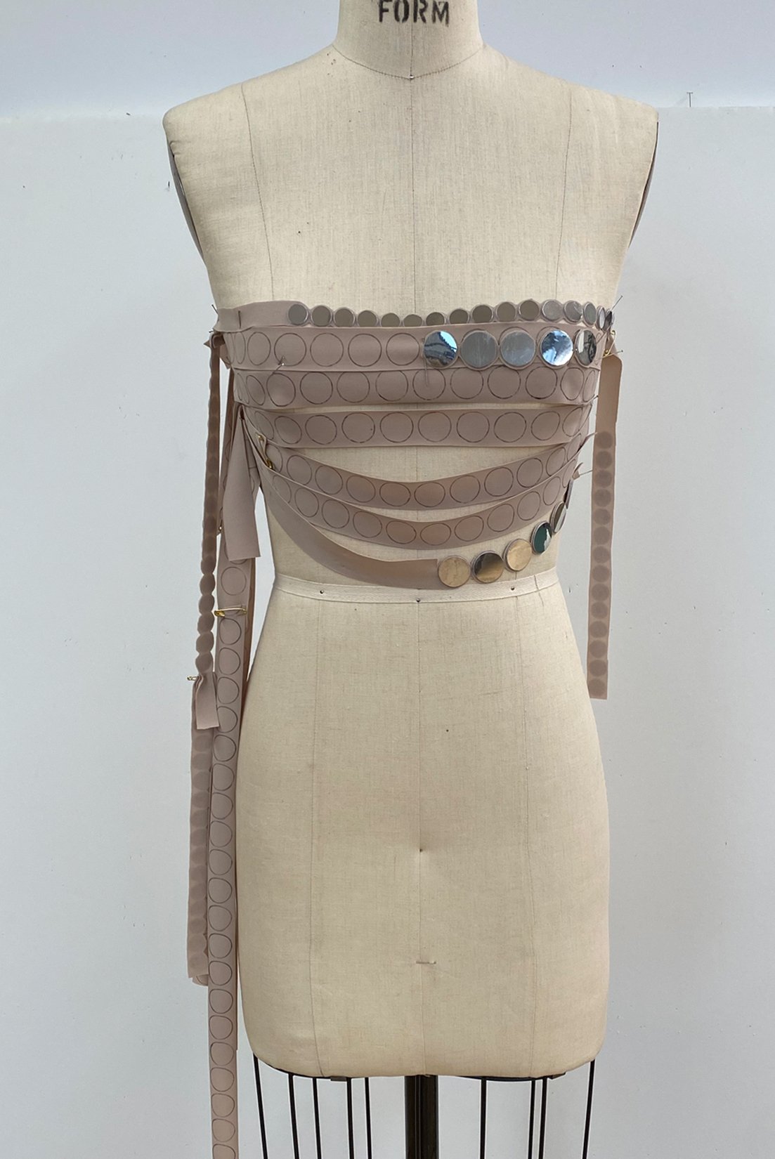 MJ_SPRING22_SCHLAEP_DRAPE_STRAPLESS_RES150.jpg