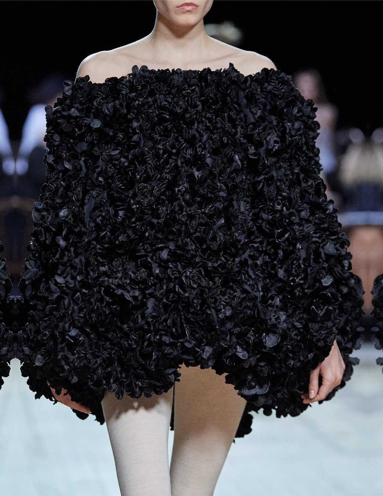 MJ_F20_BLKVLVTPETALDRESS_DETAIL_F20_RES150.jpg
