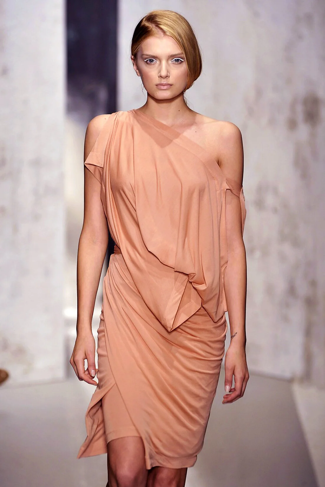 DK_S10_PEACHJERSEYDRESS_CLOSEUP2_RES150_CROP.jpg
