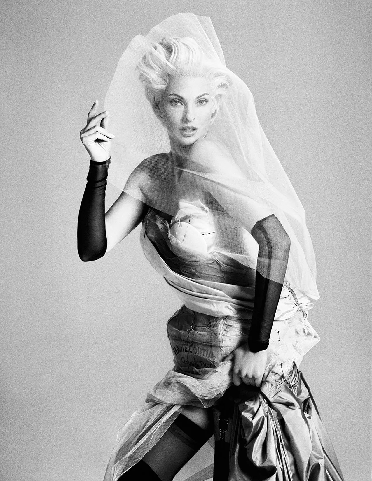 DIOR_HCF05_LINDA_BLKWHT_HCDRAPEDRESS_RES150.jpg