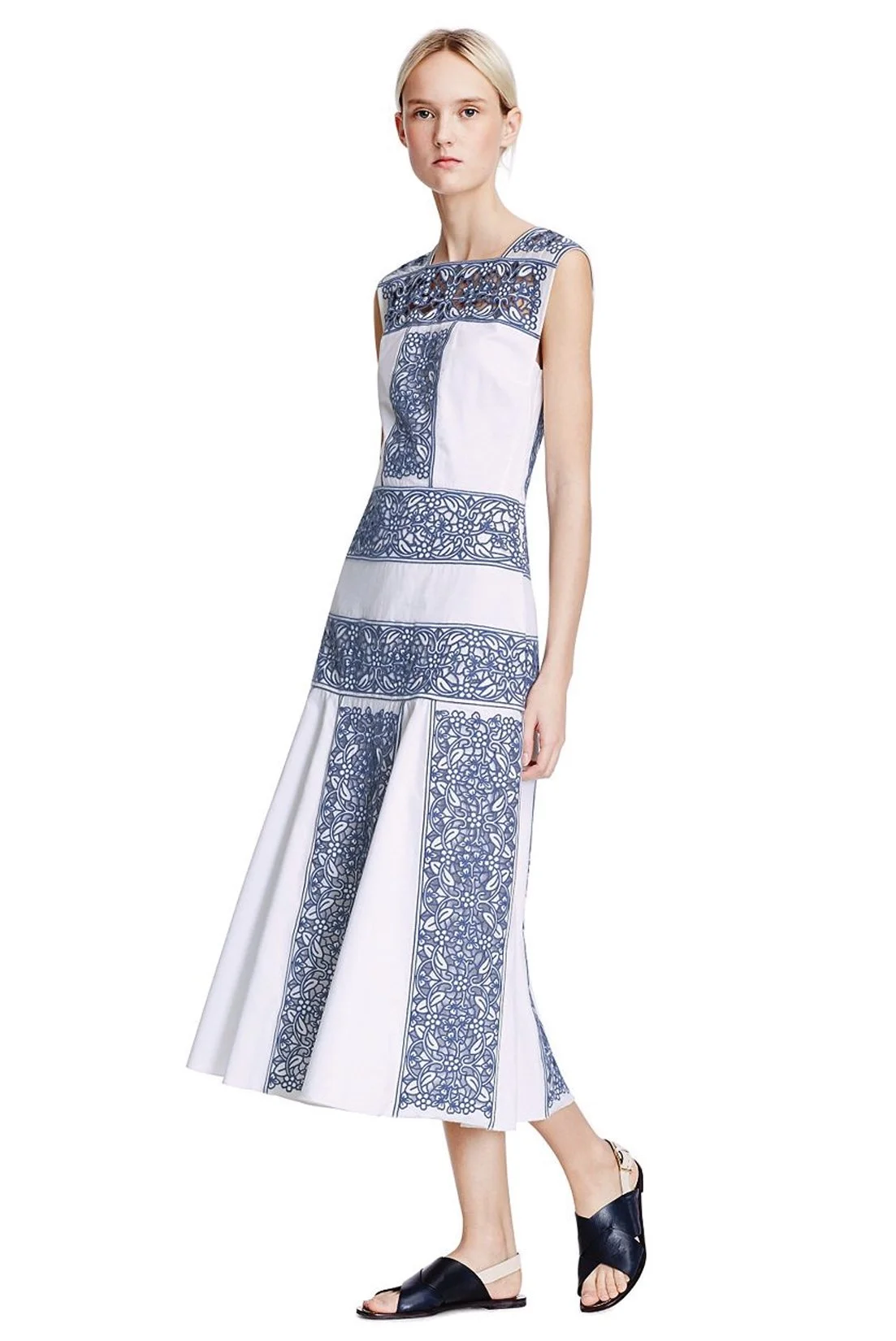 TORYBURCH_R15_BLUWHTEYELETDRESS_SALES_RES150.jpg