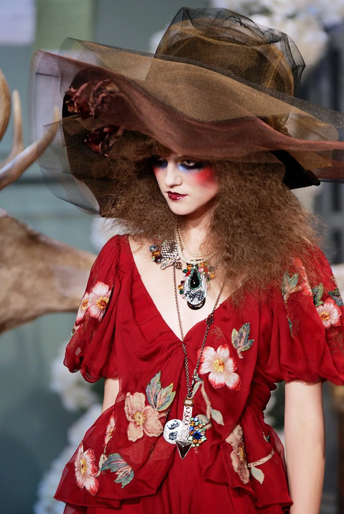 GALLIANO_F07_REDDRAPEDBOWDRESS_DETAIL_RES150.jpg