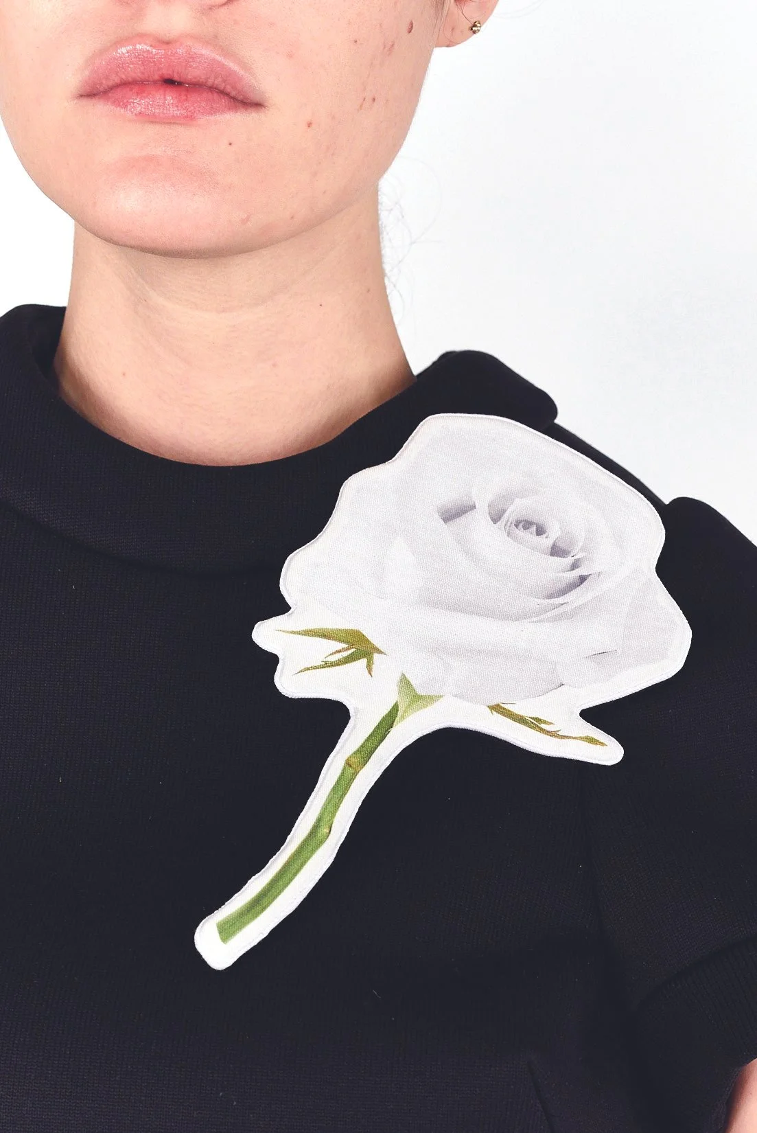 SPRING25_CARTOON_ROSEBROOCH_WHT_FITT_RES150.jpg