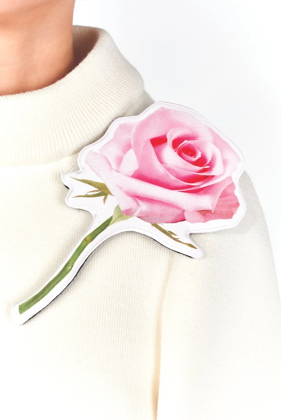 SPRING25_CARTOON_ROSEBROOCH_PINK_FITT_RES150.jpg