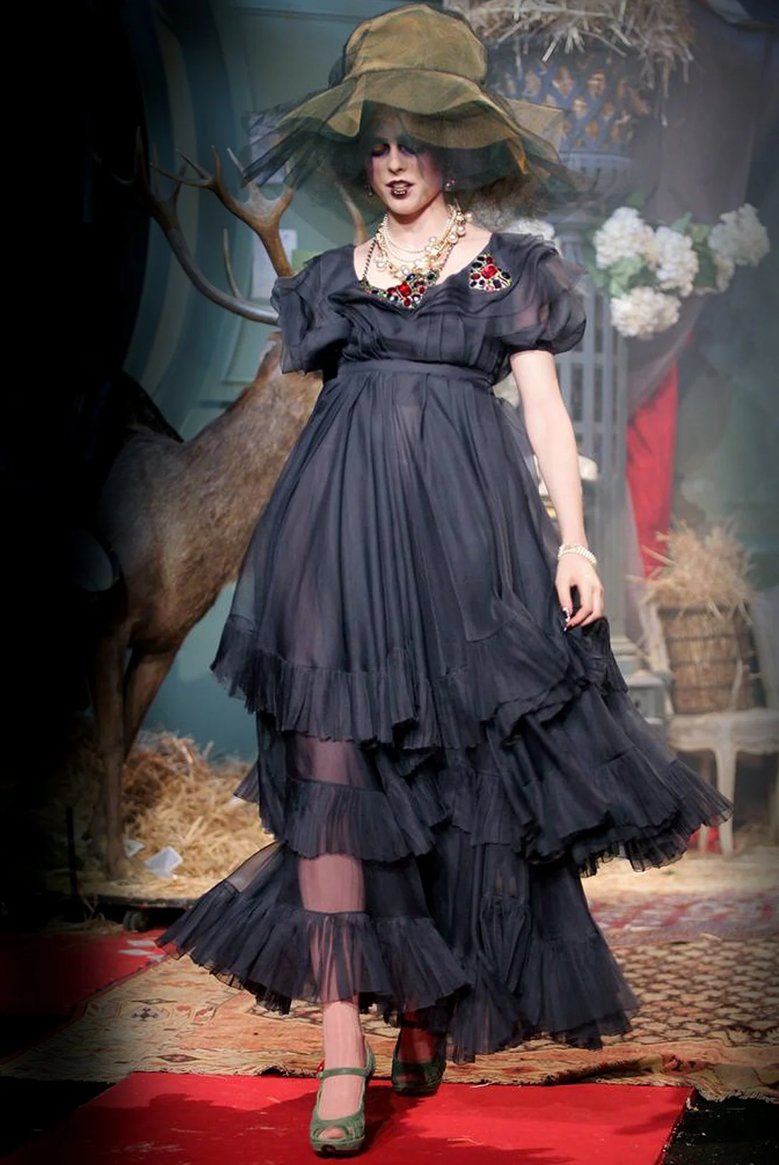 GALLIANO_F07_NAVYPLEATFRILLORGDRESS_FULL_RES150.jpg