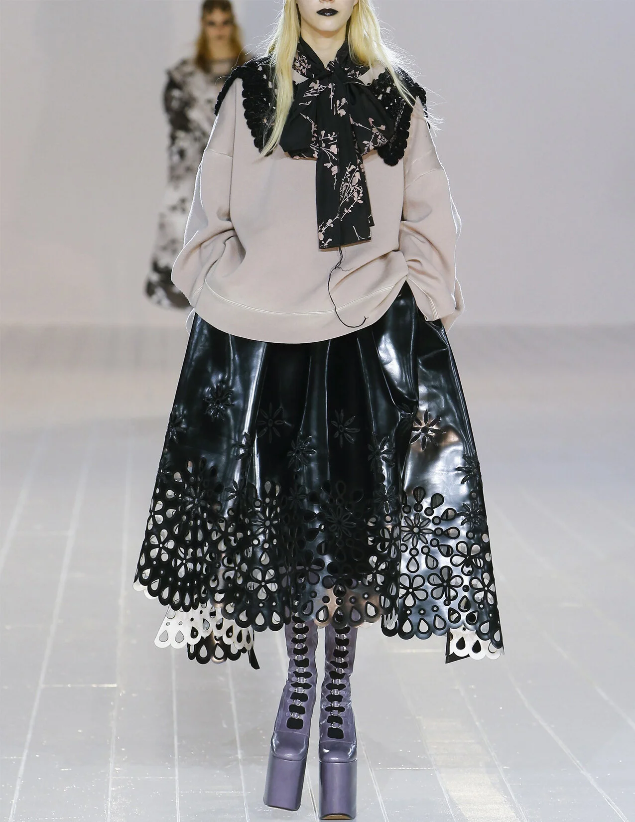 MJ_F16_PVCDIRNDL_RUNWAY_RES150.jpg