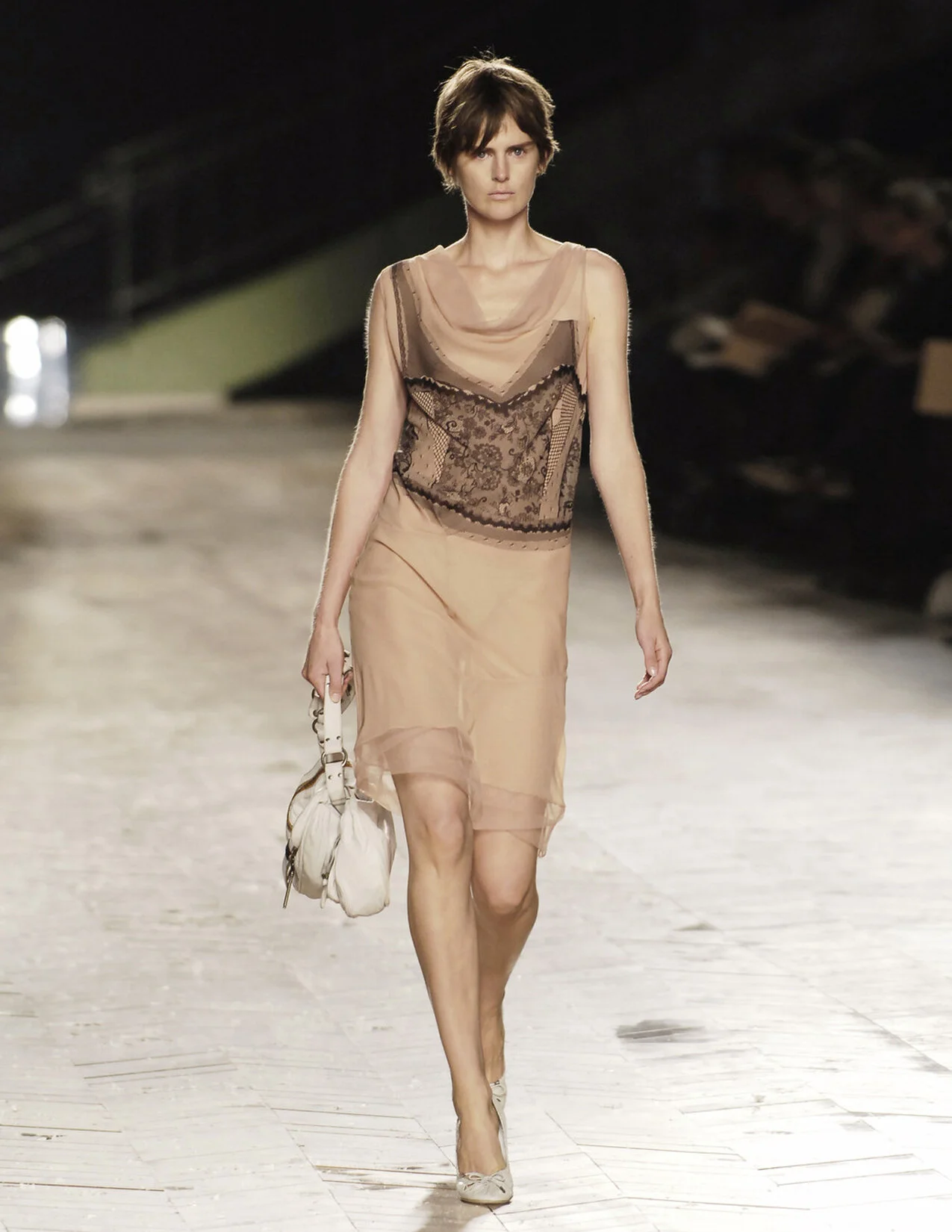 DIOR_PAP_S06_NUDEDRESS_STELLA_RUNWAY_RES150.jpg
