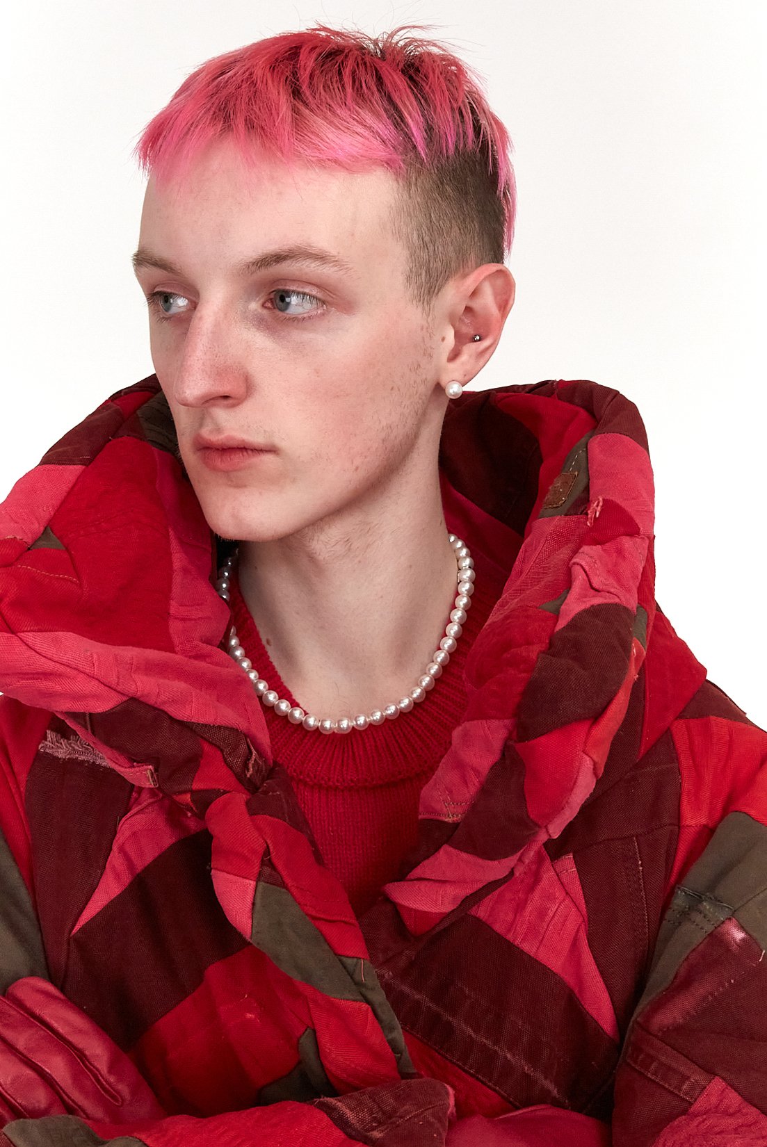 MJ_S23_REDPATCH_FIT2_RES150.jpg