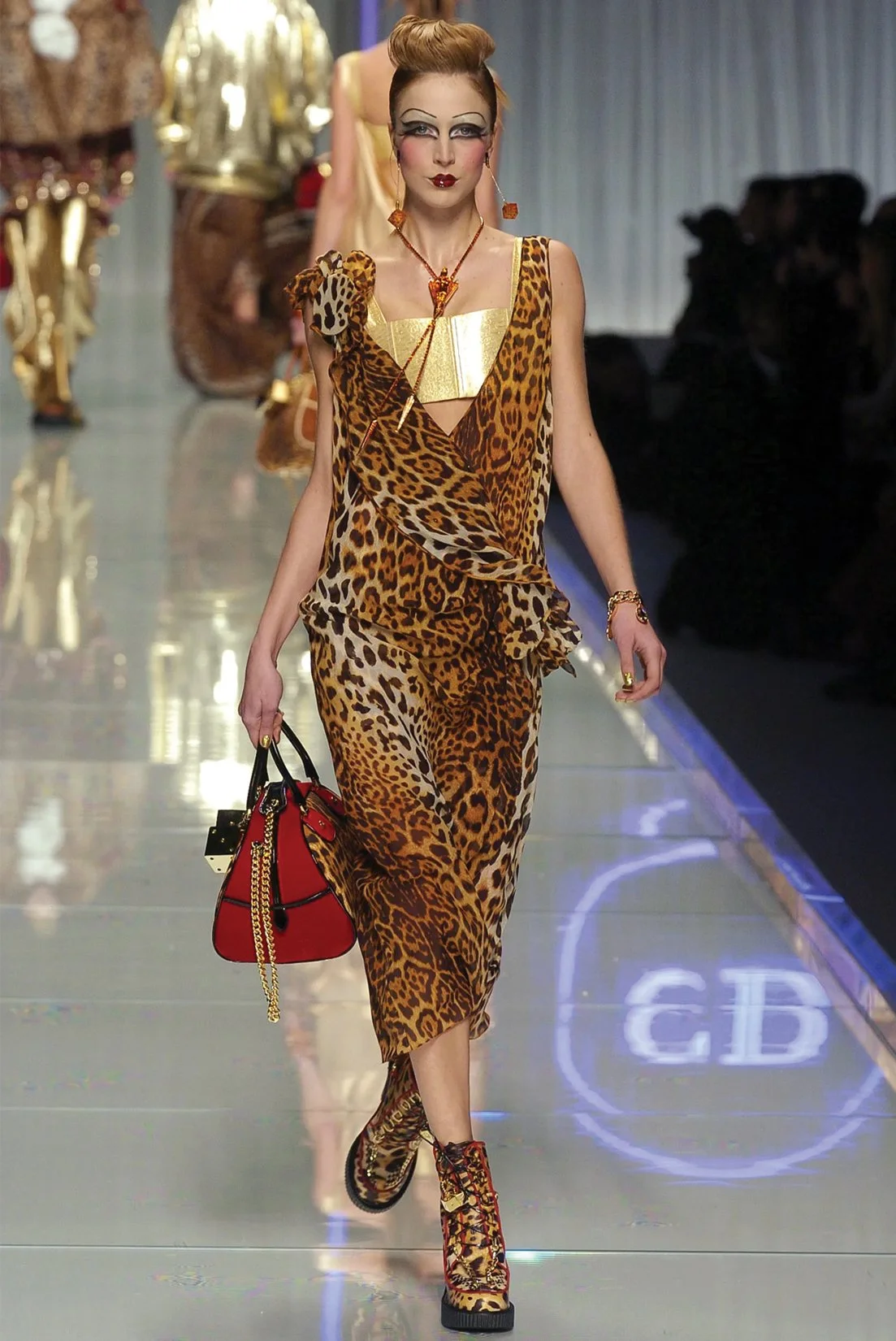 DIOR_PAP_F04_LEOPARDDRESS_RES150.jpg