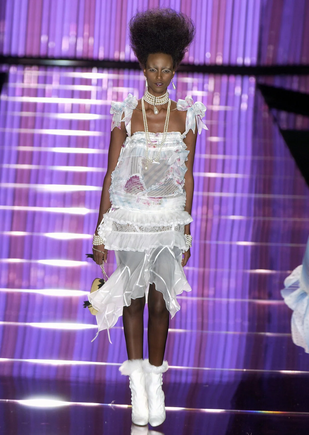 GALLIANO_S04_CAMI+TOP_RUNWAY_RES150_CROP.jpg