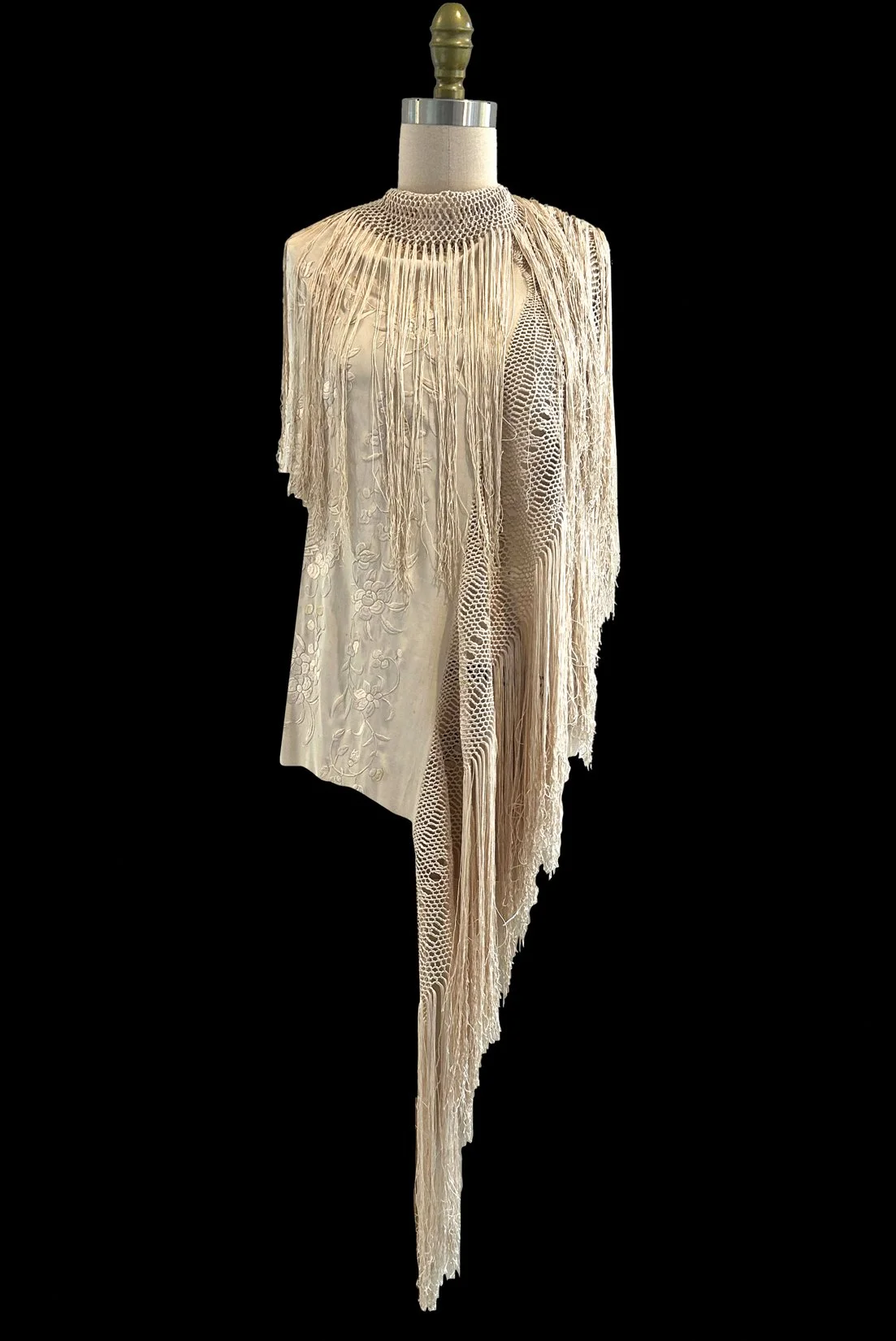 UJ_F26_SHAWLDRAPE2_RES150.jpg