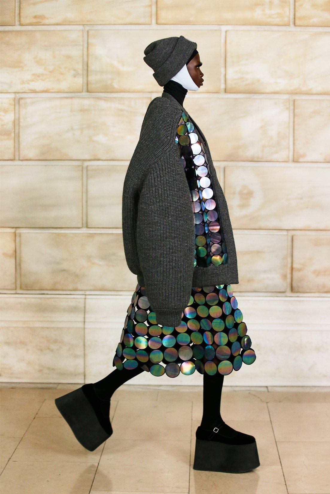 MJ_F21_SCHLAPF_MOP_BOMBERDRESS_RUNWAY_RES150.jpg