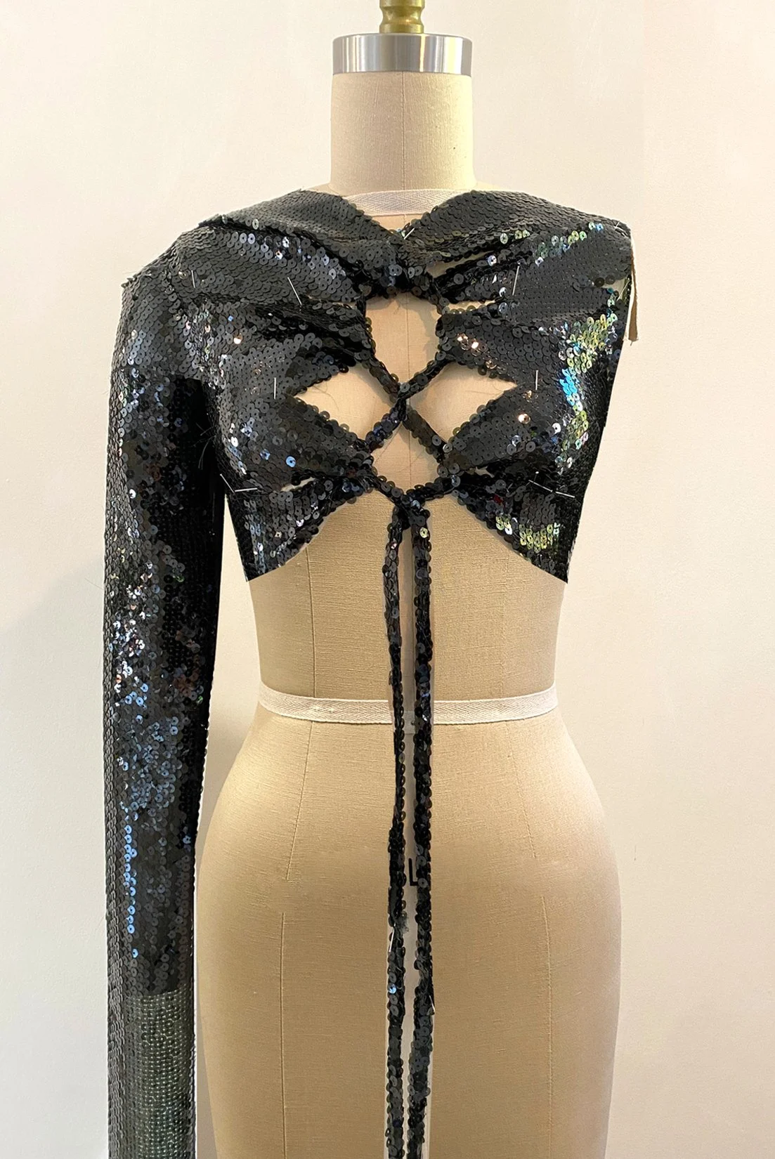 MJ_SPRING22_DRAPE_SEQUINSSTRINGS4_RES150.jpg
