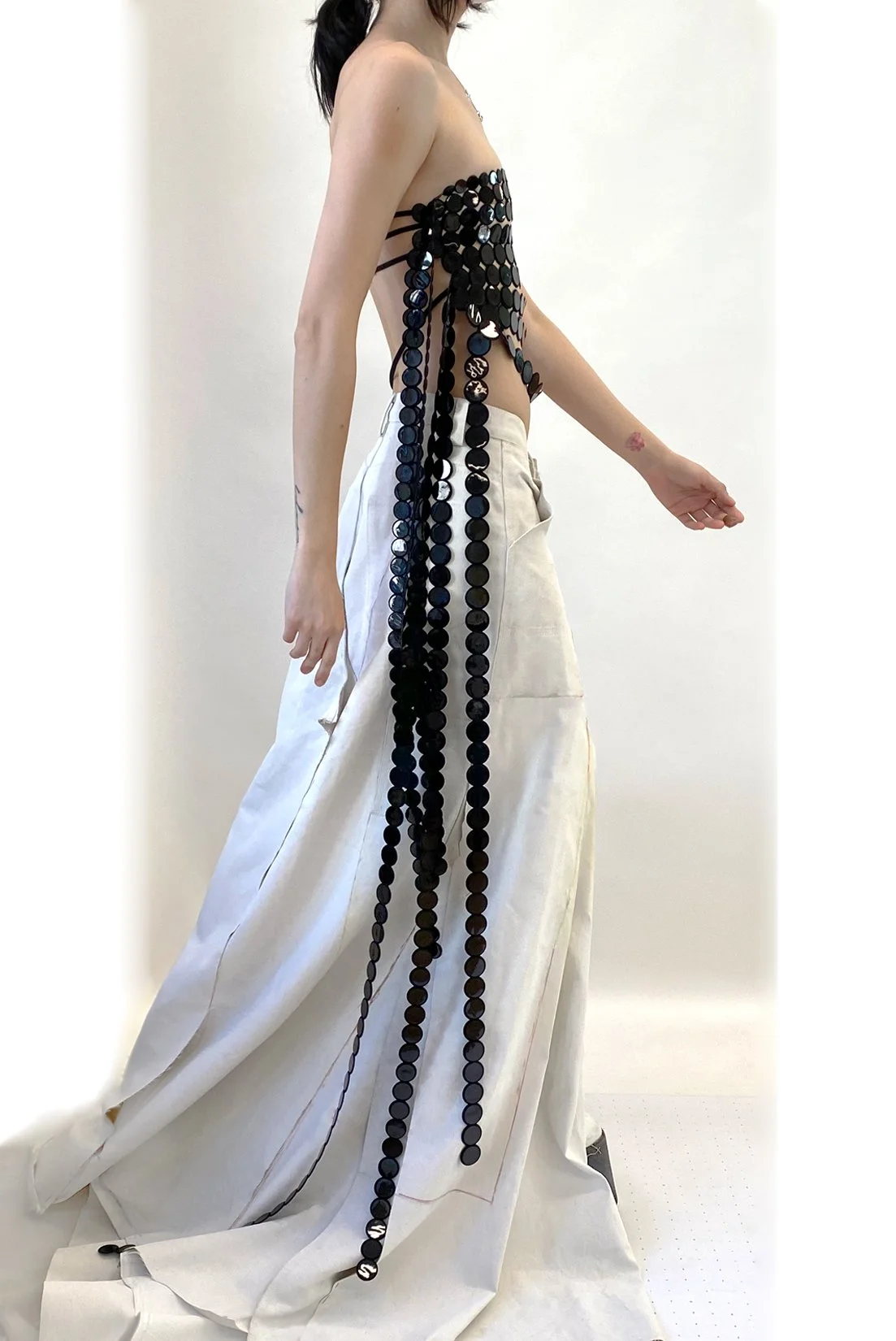 MJ_SPRING22_BLKSTRAPLESSTOP_FINALFITTING_SIDE_RES150.jpg