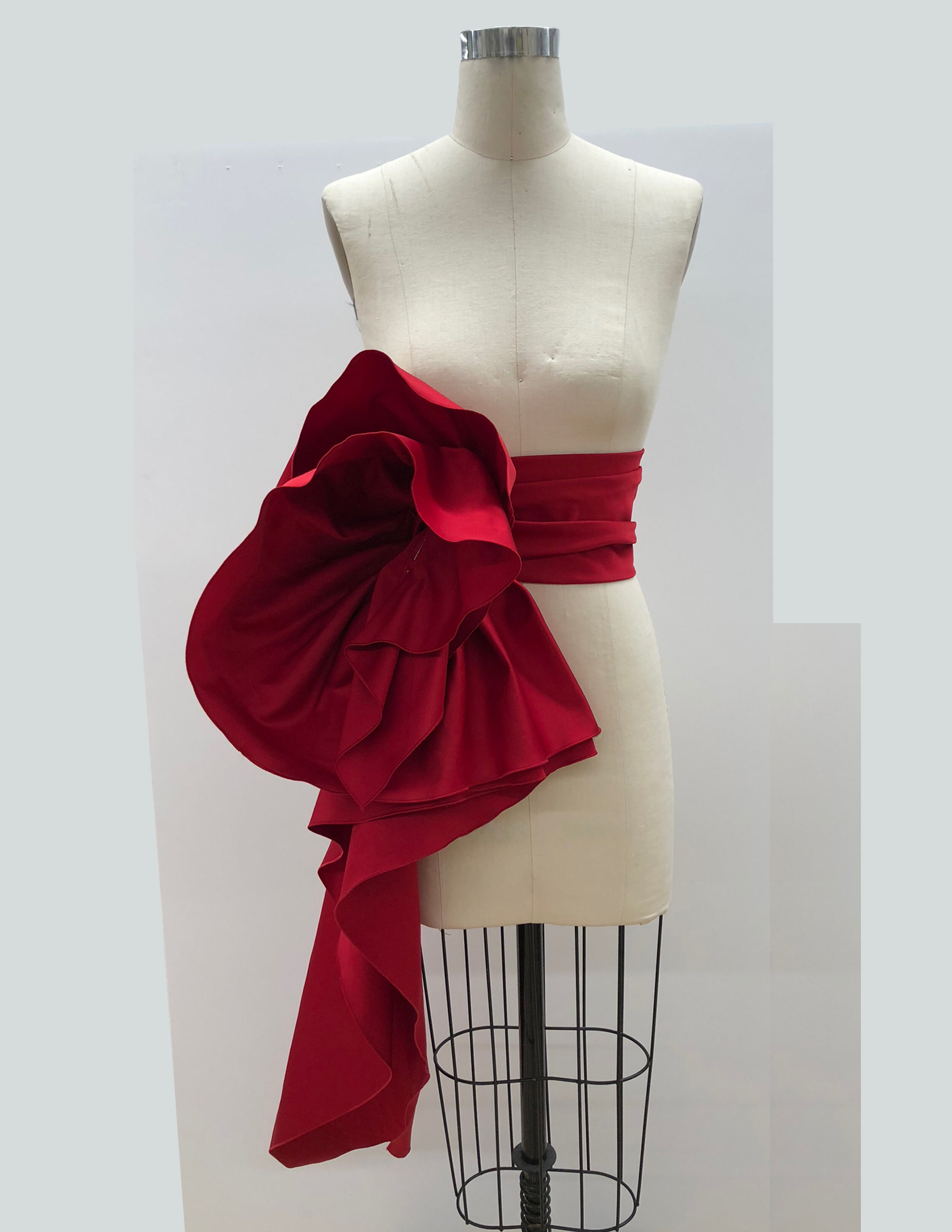MJ_F18_DRAPE_WAISTFLOURISH_RES150.jpg