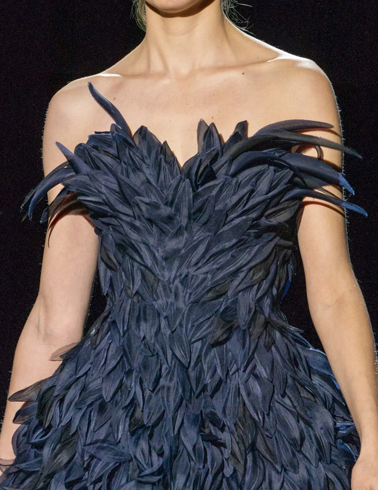 MJ_F19_NAVYFEATHERS_DETAIL_RES150.jpg