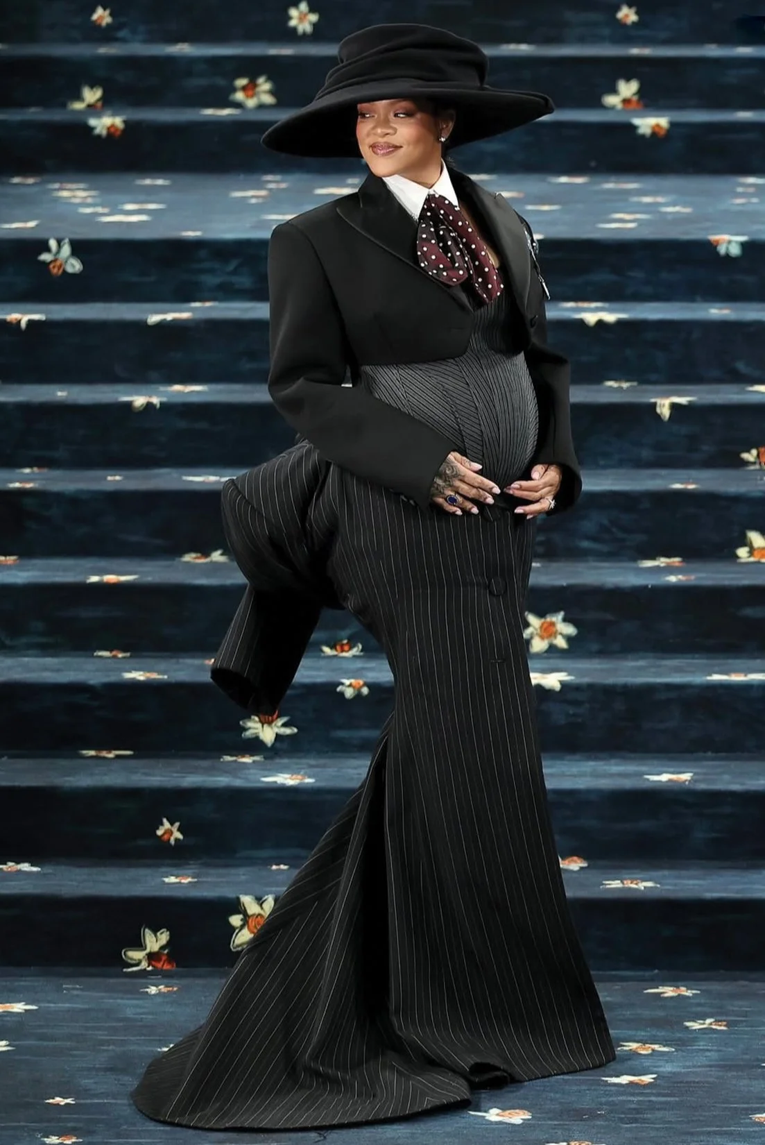 VIP_MET25_RIHANNA_FRONT.jpg