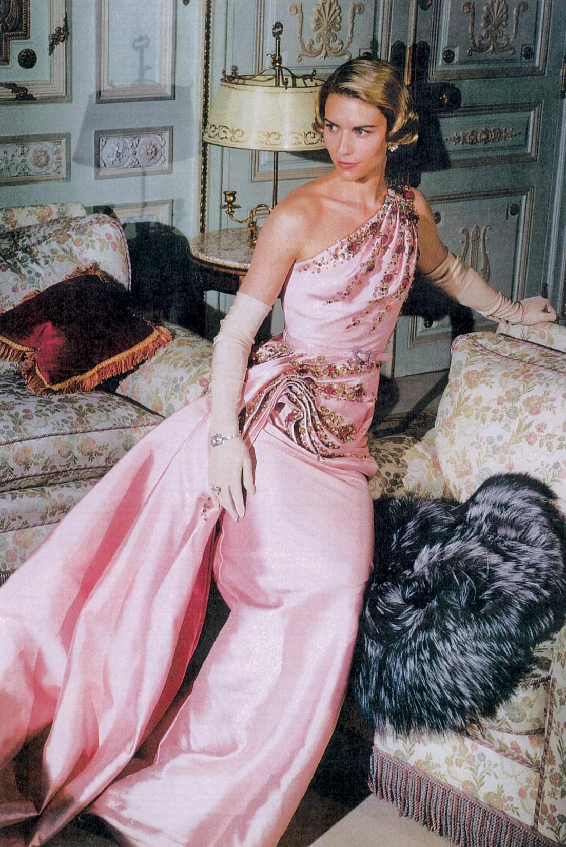 DIOR_PAP_F07_CLAIREDANES_PINKGOWN_RES150.jpg