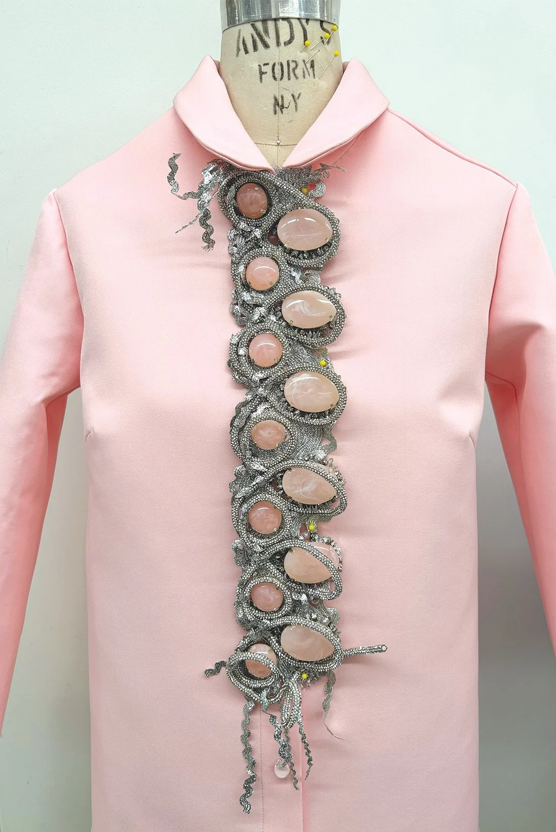 MJ_F26_PINKTRIMMANNEQUIN_RES150.jpg