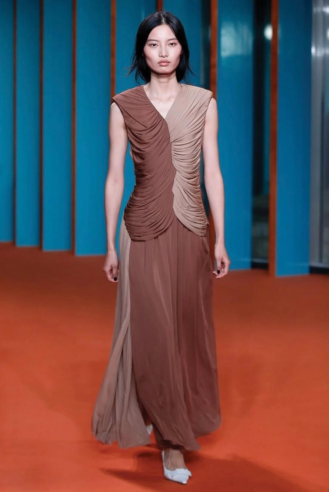 TORYBURCH_S17_BROWNJERSEY_RUNWAY_RES150.jpg