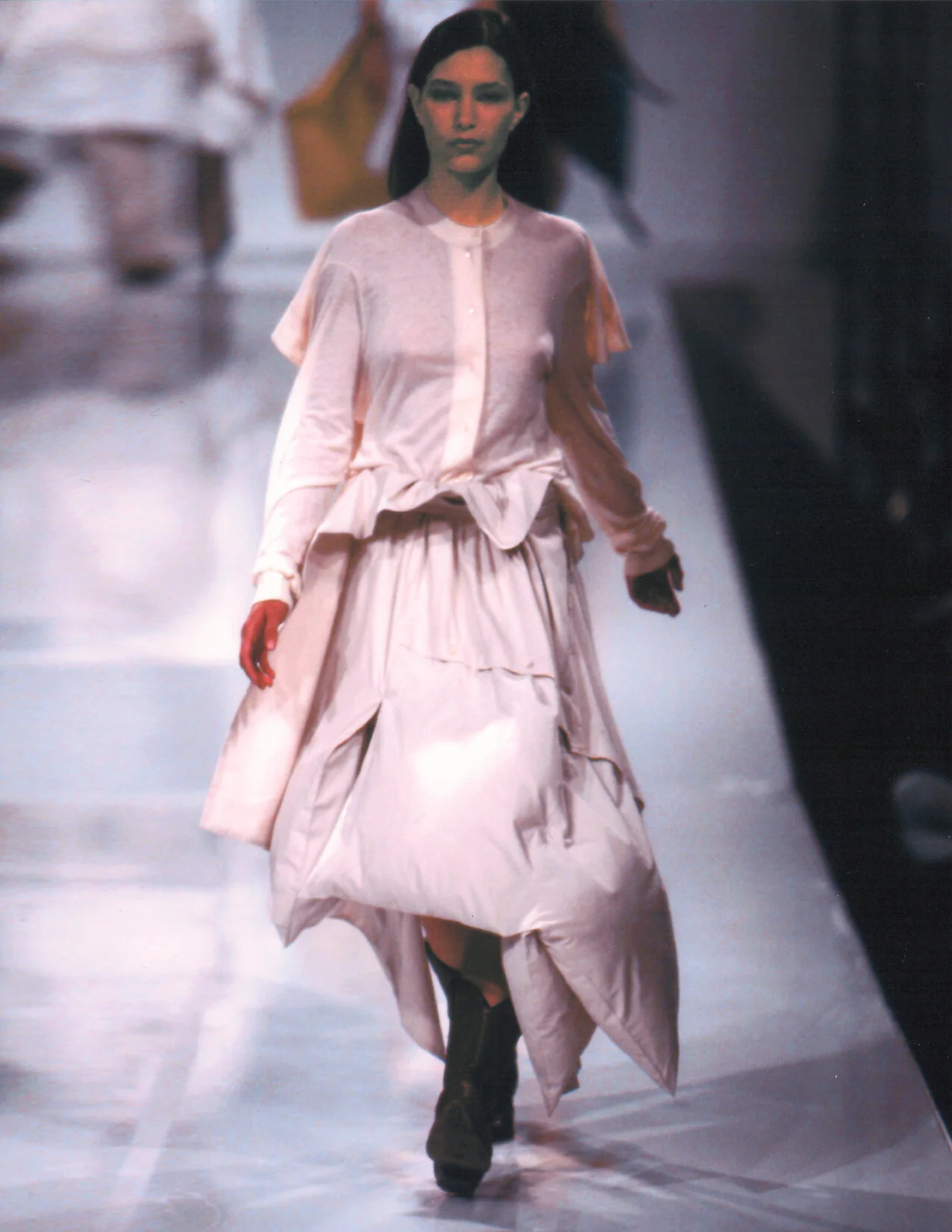 GRADCOLL_NUDESKIRT+CARDY_RUNWAY_RES150.jpg