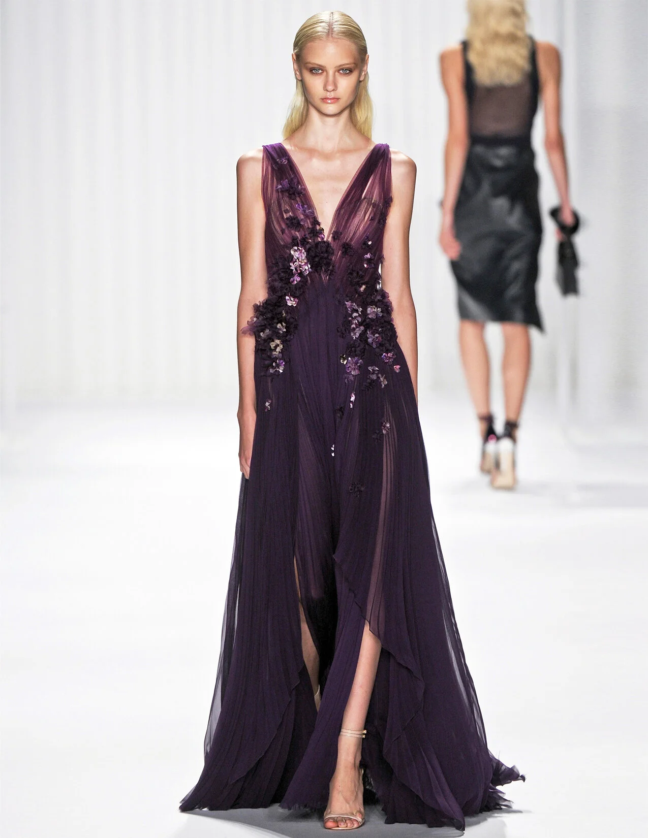 JMENDEL_S13_IRISZIGZAGDRAPEDRESS_RUNWAY_RES150.jpg