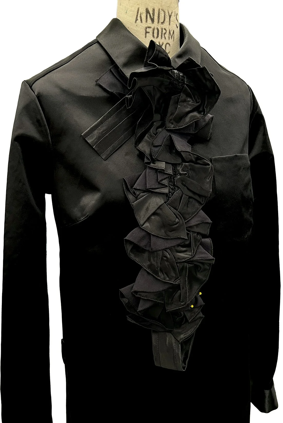 MJ_F26_BLKFRILLSHIRTMANNEQUIN_RES150.jpg