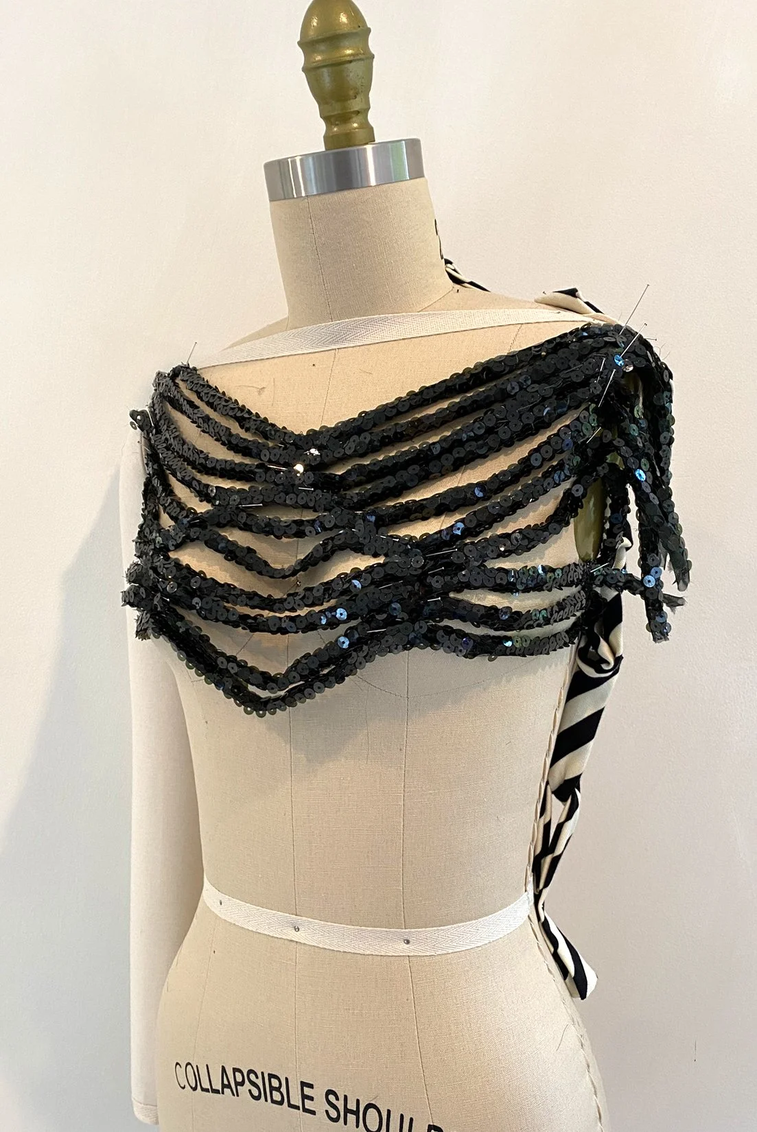 MJ_SPRING22_DRAPE_SEQUINSTRIPS7_RES150.jpg