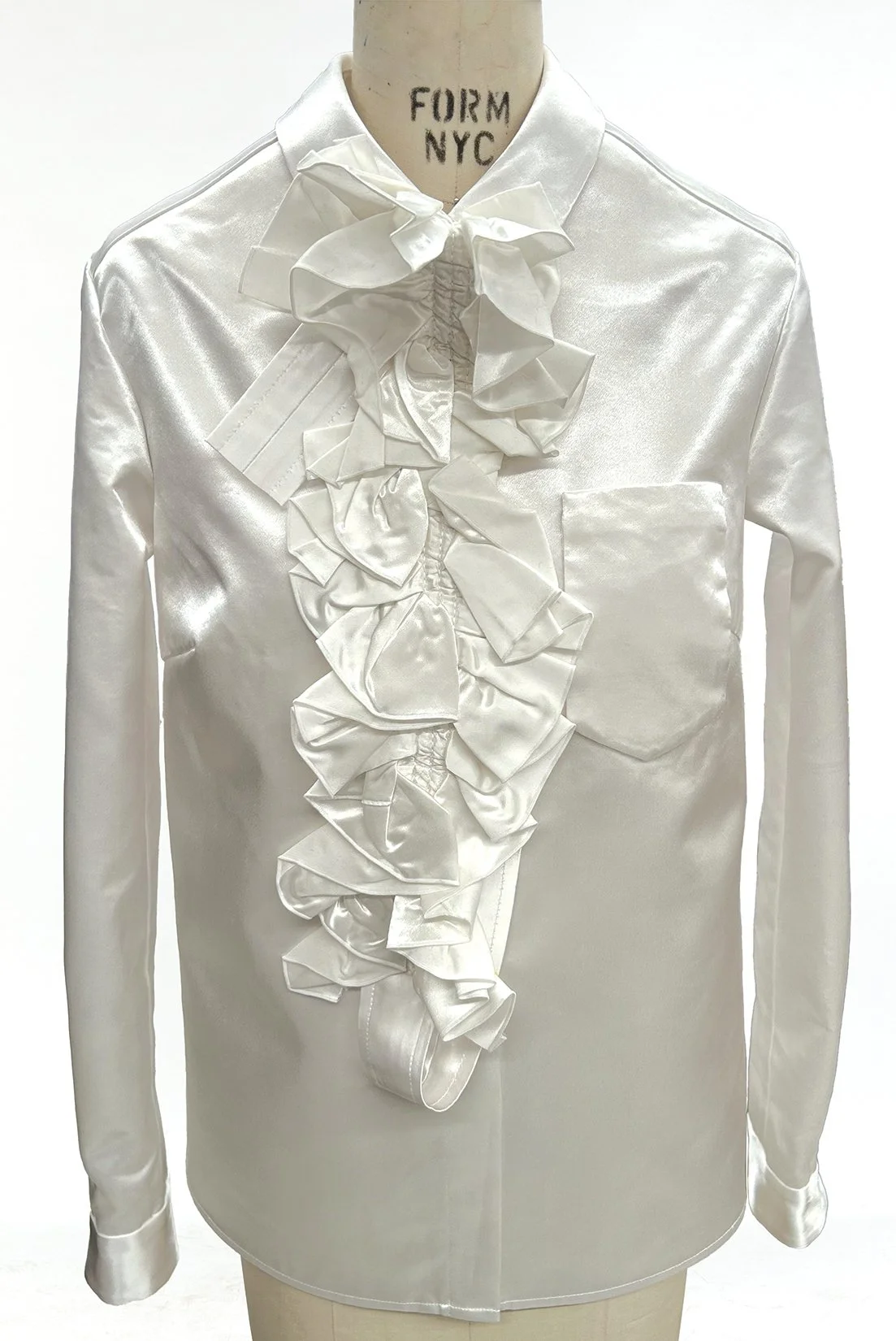 MJ_F26_WHTFRILLSHIRTMANNEQUIN_RES150.jpg