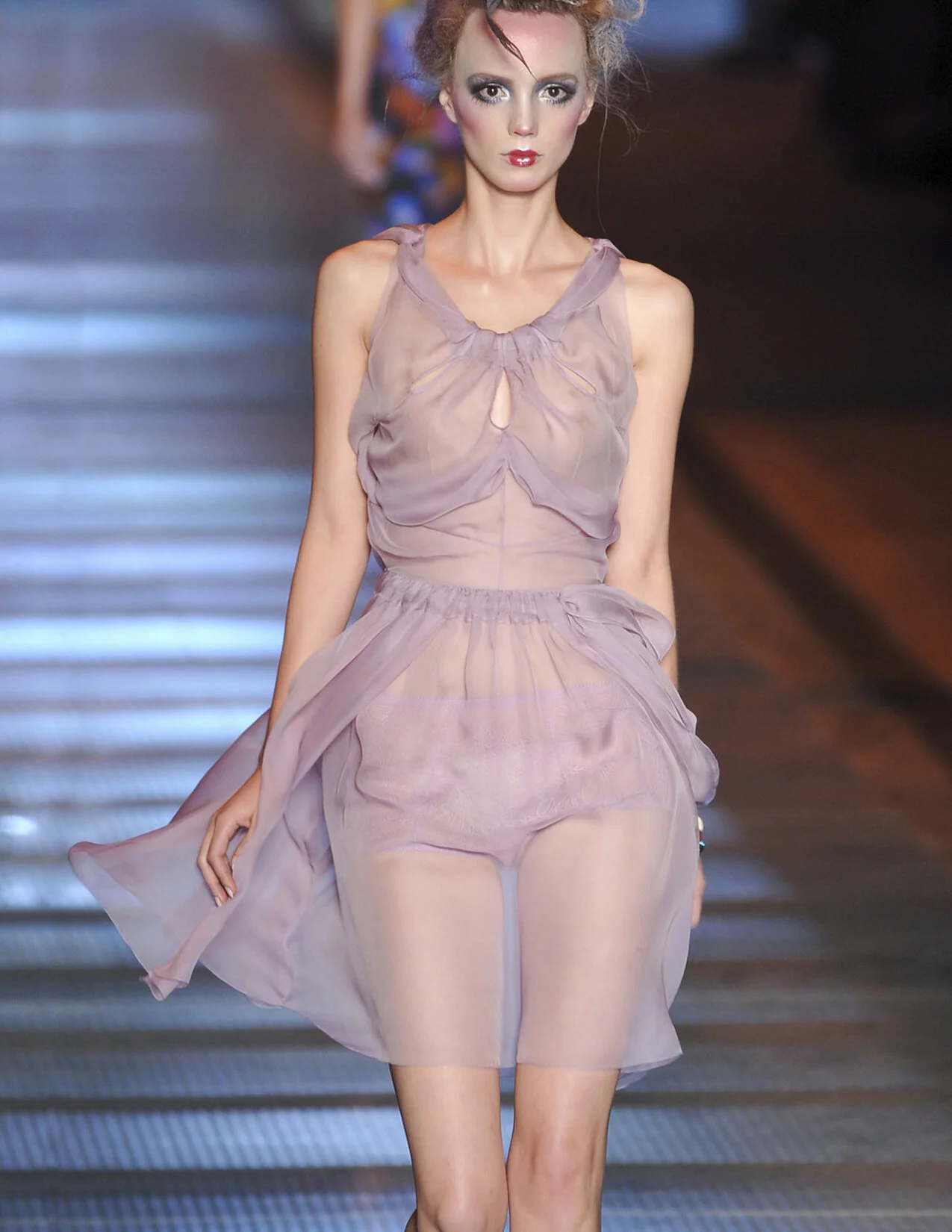 GALLIANO_S09_LILACCHIFFONSHORTDRESS_RUNWAY_RES150.jpg
