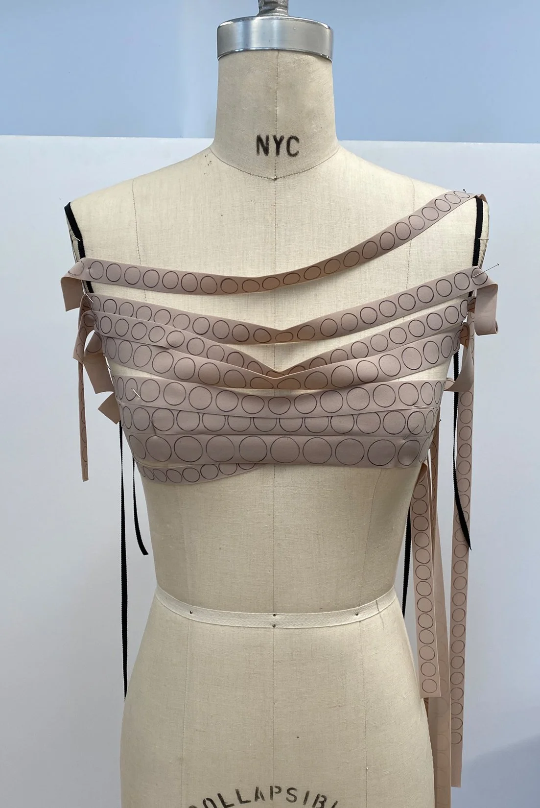 MJ_SPRING22_SCHLAEP_DRAPE_SMALLTOP_RES150.jpg