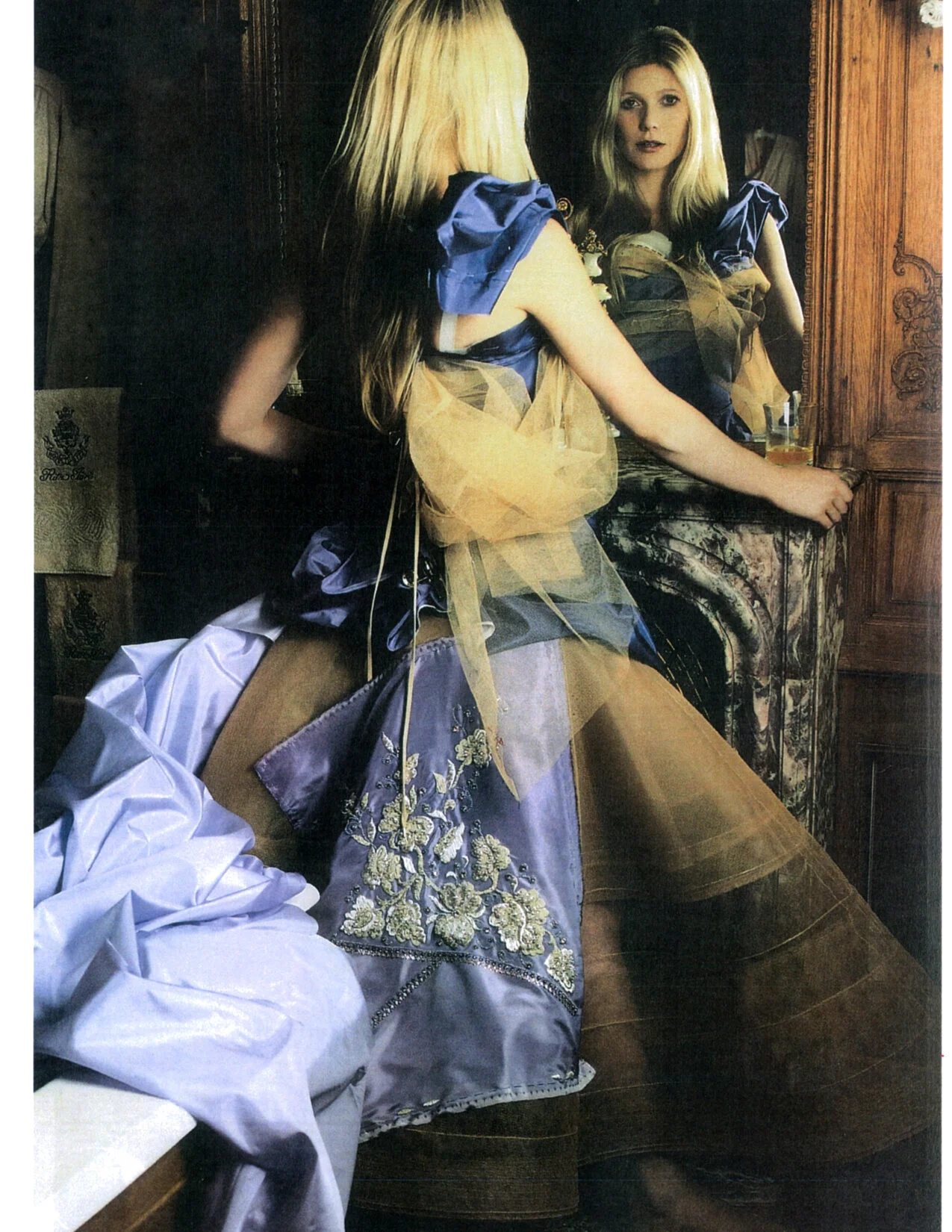 DIOR_HC_F05_EDITORIAL_VOGUEGWENYTHPALTROW_RES150.jpg