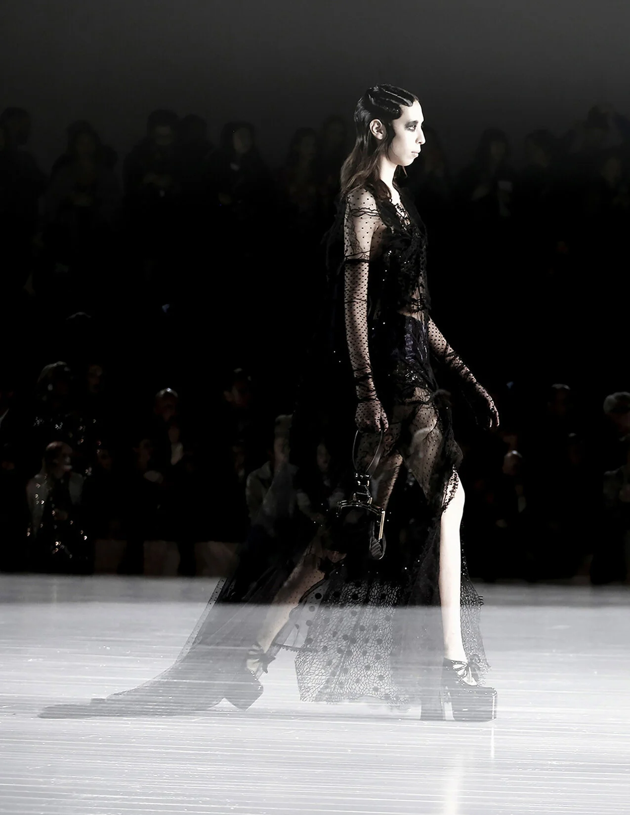 MJ_F16_POINTDESPDRESS_ATMOSSIDELARGE_RES150.jpg